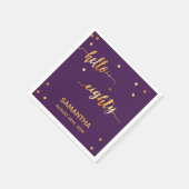Serviette En Papier 80e anniversaire violet or bonjour 80 nom script (Coin)