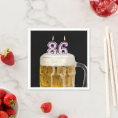 Serviette En Papier 86e Anniversaire Bière en noir (En situation)