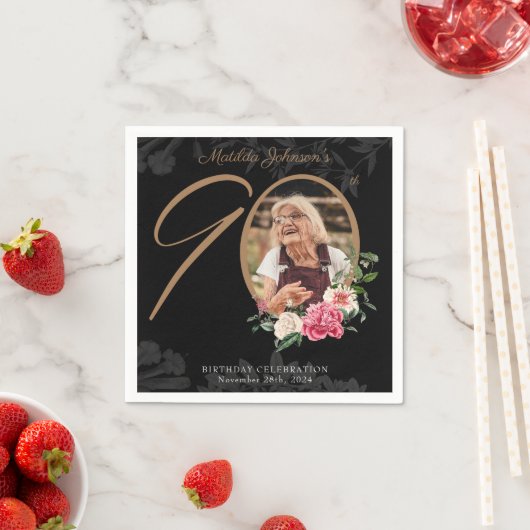 Serviette En Papier 90e anniversaire Elégant Floral Black Gold personn (En situation)