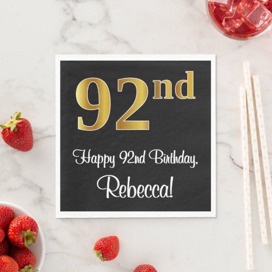 Serviette En Papier 92e anniversaire ~ Elégant Luxueux Faux Gold Look  (En situation)