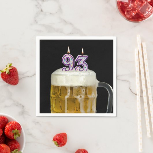 Serviette En Papier 93e anniversaire Bière sur noir (En situation)