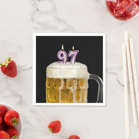 Serviette En Papier 97th Birthday Bière sur noir (En situation)