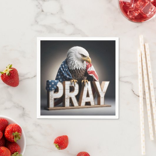 Serviette En Papier Aigle à tête blanche sur un signe de prière (En situation)