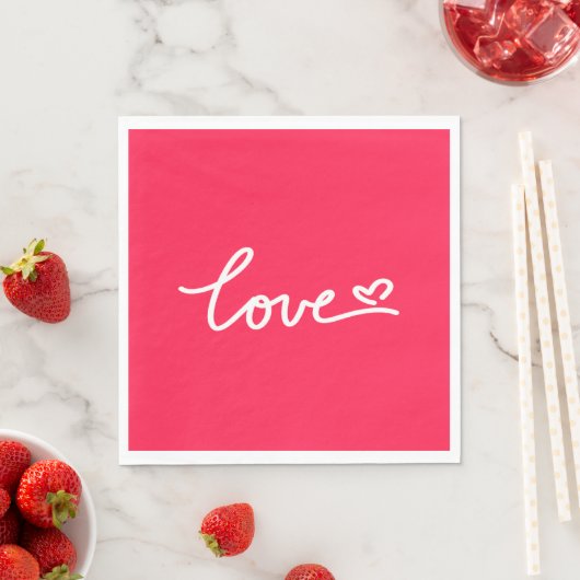 Serviette En Papier Aimer texte blanc sur rose (En situation)