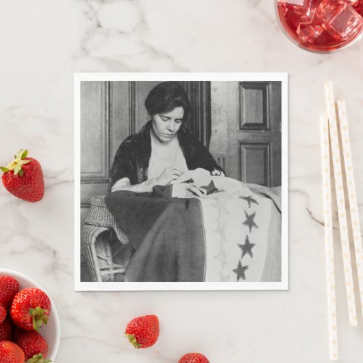 Serviette En Papier Alice Paul, Drapeau du Suffrage, années 1910 (En situation)