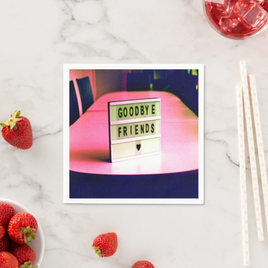 Serviette En Papier Amis au revoir Entendu rose (En situation)