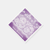 Serviette En Papier Anniversaire De Dentelle Blanche Sur Des Serviette (Coin)