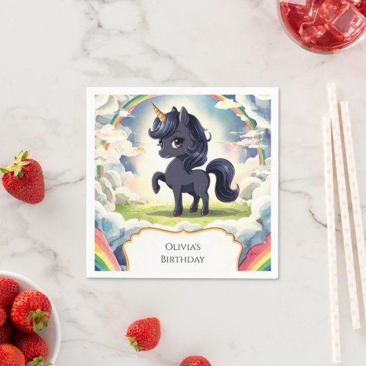 Serviette En Papier Anniversaire de la licorne noire enchantée (En situation)