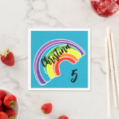 Serviette En Papier Anniversaire de l'arc-en-ciel de cinq ans (En situation)