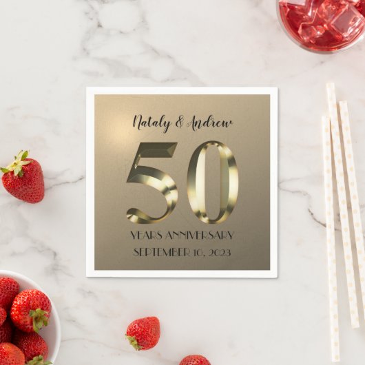 Serviette En Papier Anniversaire du 50e Mariage d'or métallique (En situation)