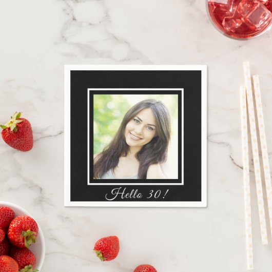 Serviette En Papier Anniversaire noir blanc photo simple élégant (En situation)