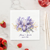 Serviette En Papier Aquarelle Anniversaire Purple Iris Bouquet (En situation)