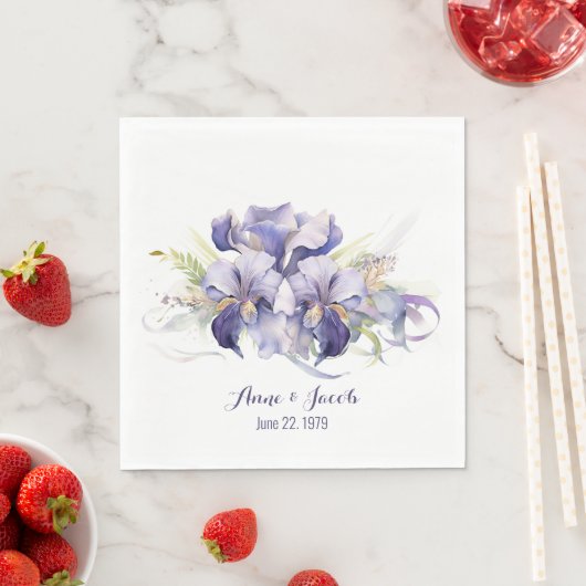 Serviette En Papier Aquarelle Anniversaire Purple Iris Bouquet (En situation)