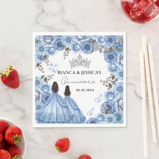 Serviette En Papier Aquarelle bleu Dusty Floral Twin Quinceañera (En situation)