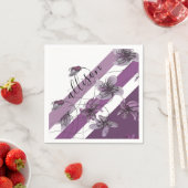 Serviette En Papier Aquarelle de violets sauvages monogrammes peinte à (En situation)