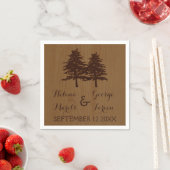 Serviette En Papier Arbres sur bois brun mariage (En situation)