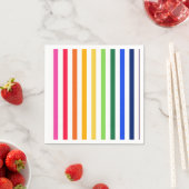 Serviette En Papier Arc-en-ciel et rayures blanches (En situation)