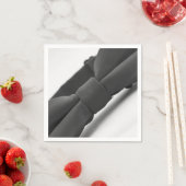 Serviette en papier avec un élégant noeud papillon (En situation)