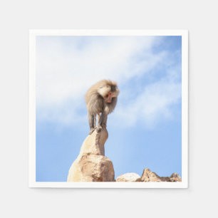 Serviette En Papier Babouin singe au sommet d'une montagne