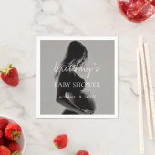 Serviette En Papier Baby shower de typographie de script photo moderne (En situation)