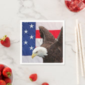 Serviette En Papier Bald Eagle avec le drapeau américain (En situation)