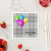 Serviette En Papier ballons d'anniversaire sur plaid gris (En situation)