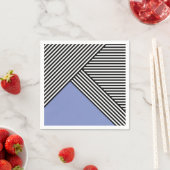 Serviette En Papier Bandes noires et blanches avec triangle bleu (En situation)
