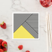 Serviette En Papier Bandes noires et blanches avec triangle jaune (En situation)