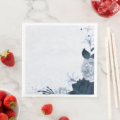 Serviette En Papier Belle bleu marine poussiéreuse fleurs & feuille (En situation)