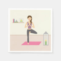 Belle Femme Qui Fait Du Yoga Dans Une Salle Décoré