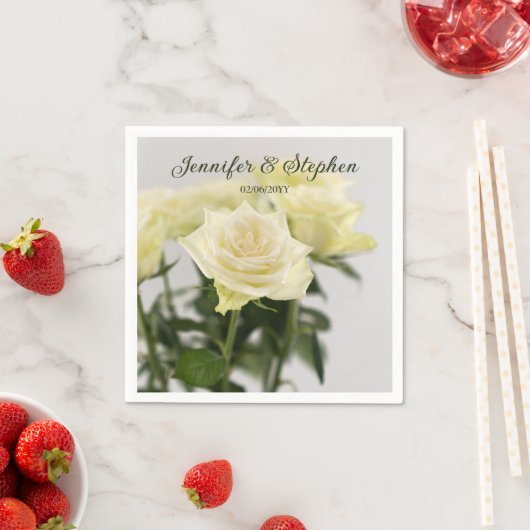 Serviette En Papier Belle Roses Blanches Photo De Fleurs Mariage (En situation)
