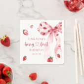 Serviette En Papier Berry Bow rose Premier fraise Anniversaire Napkins (En situation)