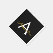 Serviette En Papier Black Gold Script Monogramme Nom Moderne (Coin)