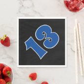 Serviette En Papier Bleu "13" Avec Blancs Contour Événement # Napkins (En situation)