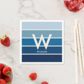 Serviette En Papier Bleu Gradient rayé Monogramme Partie personnelle (En situation)