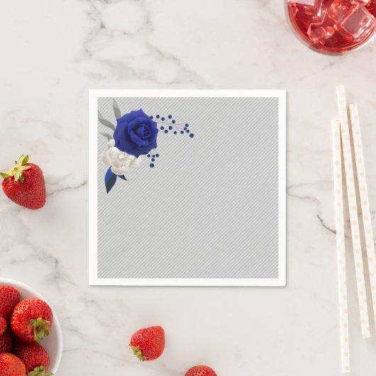 Serviette En Papier bleu royal rose blanc fleurs gris mariage (En situation)