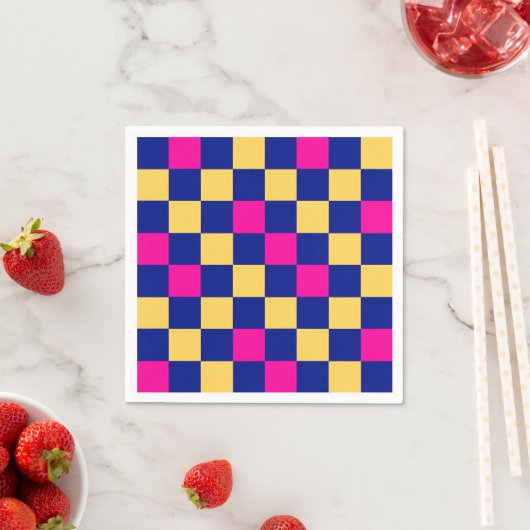 Serviette En Papier Blue Yellow Pink Checkered Pattern Design  (En situation)