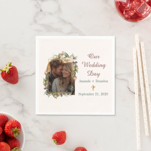 Serviette En Papier Boho Christian Cross Floral Arch Mariage photo (En situation)