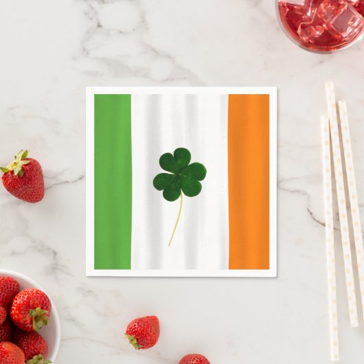 Serviette En Papier Bonne St. Patrick's Day Irlandais Drapeau Shamrock (En situation)