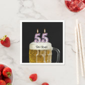 Serviette En Papier Bougies à 55e anniversaire en bière (En situation)