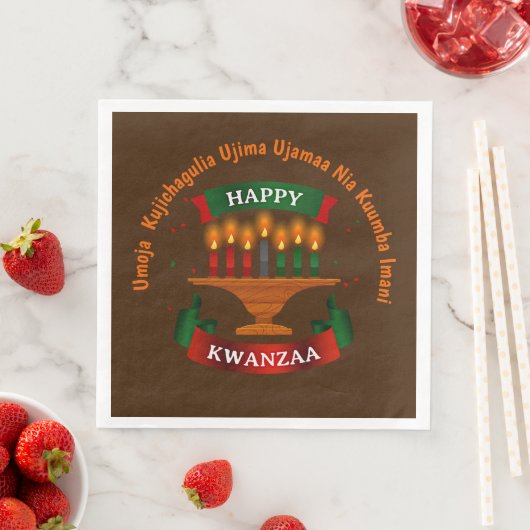 Serviette En Papier Bougies Kwanzaa Rouge Noir Vert 7 Principes (En situation)