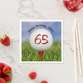 Serviette En Papier Boule de golf en tee pour 65e anniversaire (En situation)