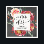 Serviette En Papier Bouquet de fleurs rouges Chalkboard, Mr & Mrs Typo<br><div class="desc">Au-dessus d'un arrière - plan en damier texturé, j'ai ajouté de magnifiques fleurs d'aquarelle en rouge roux et bordeaux profond avec une verdure artistique. Le centre a été recouvert d'un carré blanc bordé qui fait un cadre parfait pour vos détails personnels ; les espaces réservés modèles ont été aménagés pour...</div>