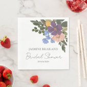 Serviette En Papier Bouquet de fleurs violettes et verdure Fête des ma (En situation)