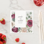 Serviette En Papier Bourgogne et beige Rustique Mariage floral (En situation)