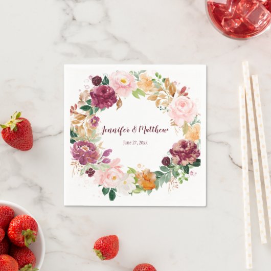 Serviette En Papier Bourgogne Mauve Blush Saffron Jaune Fleurit Rustiq (En situation)