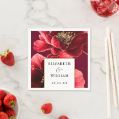 Serviette En Papier Bourgogne Rouge or Floral Élégant Mariage moderne (En situation)