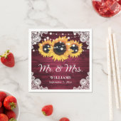 Serviette En Papier Bourgogne Russe Sunflower Mariage dentelle en bois (En situation)