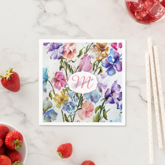 SERVIETTE EN PAPIER BOUTEILLES ET FLEURS BLANCHES (En situation)