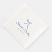 Serviette En Papier Bow blanc et bleu Whimsical Mariage personnalisé (Coin)